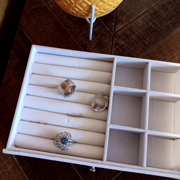 Set Of Statement Cocktail Rings - Picture 4 of 11